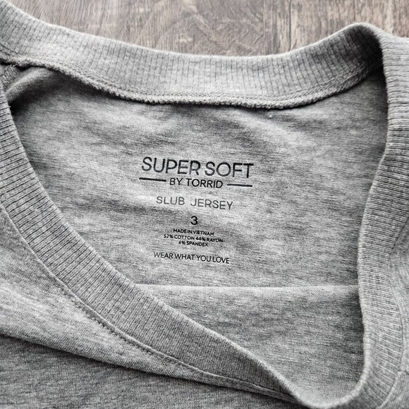 Torrid Classic Fit Super Soft Slub Crew Raglan Tee - Picture 2 of 2